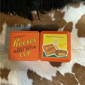 ￼VINTAGE!! REESIE‘S METAL TINS ONE IS FROM 1994 AND THE OTHER IS FROM 1997 USA￼￼